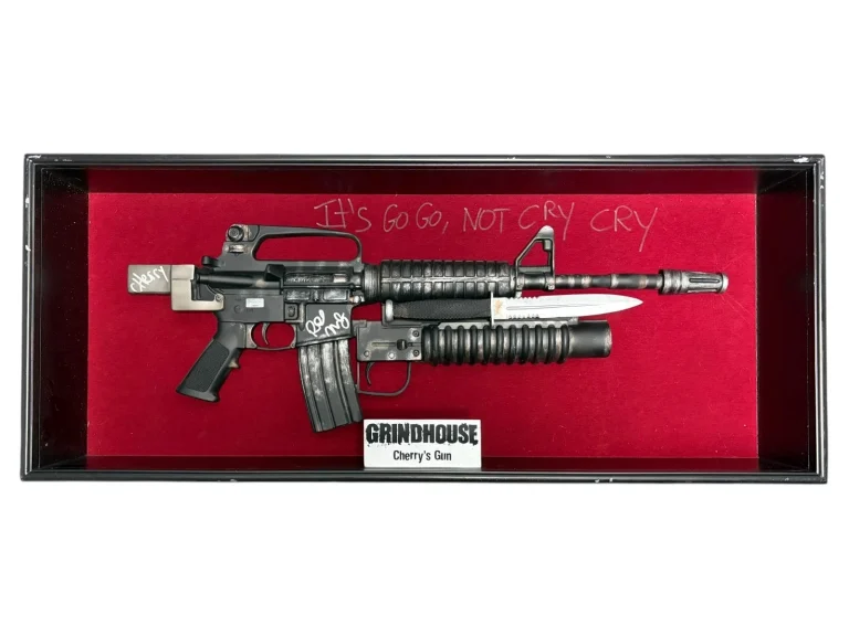 NECA Grindhouse Planet Terror Cherry’s Gun Replica Signed Rose McGowan 32x16 ASI