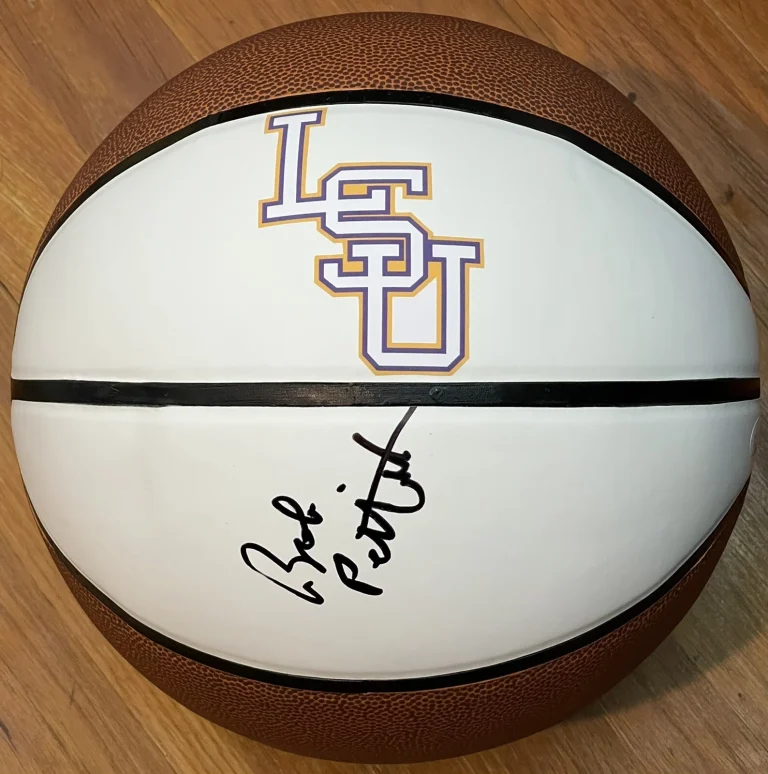 Bob Pettit Signed Autographed LSU Tigers Hawks White Panel Basketball JSA