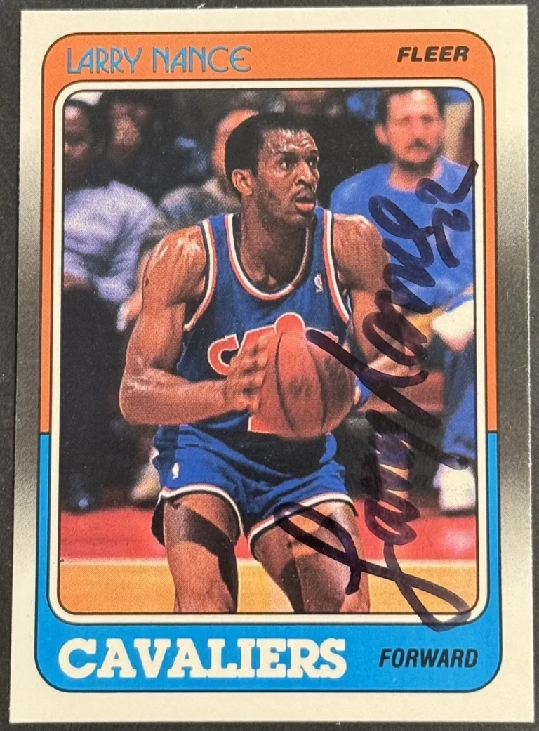 Larry Nance Signed 1988-89 Fleer Base Card Cleveland Cavaliers BAS Beckett COA