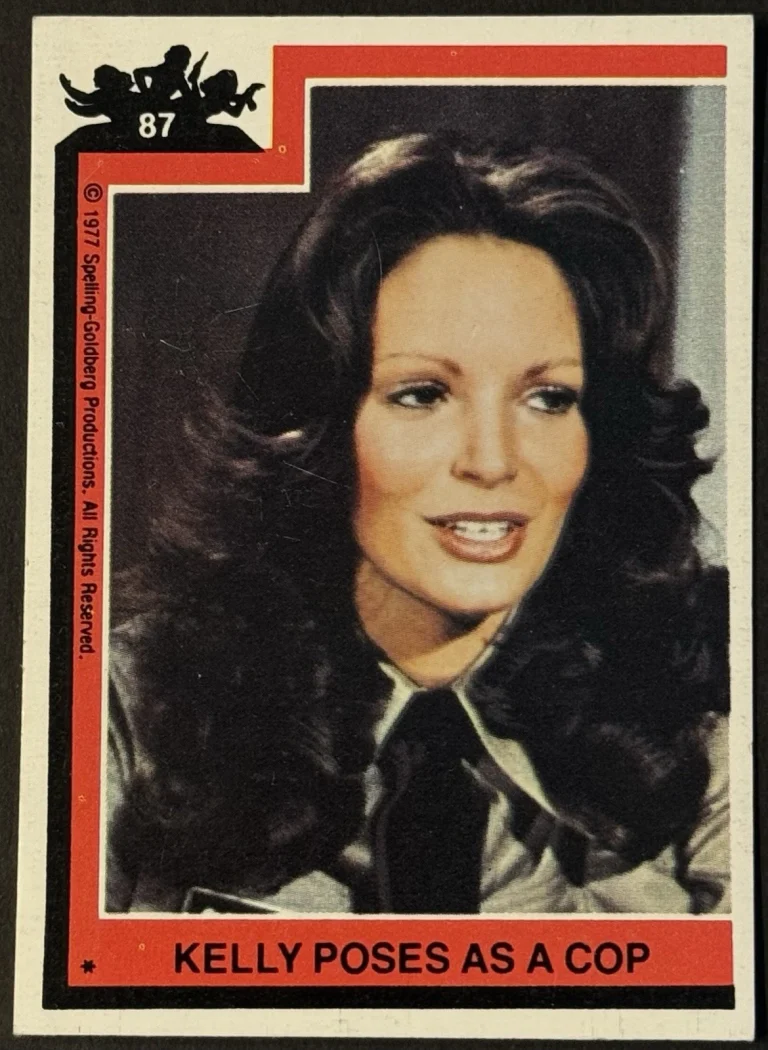 CHARLIE'S ANGELS Trading Card  #87 (Topps, 1977) KELLY POSES AS A COP