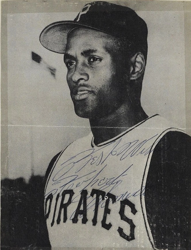 Roberto Clemente Signed 5x7 Pittsburgh Pirates Photograph PSA PSA/DNA