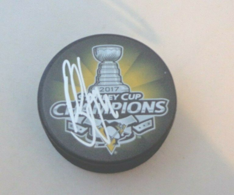 Bob Errey signed Pittsburgh Penguins 2017 Stanley Cup Champions puck Champs