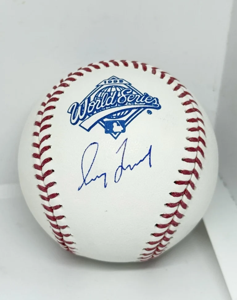 Greg Maddux Atlanta Braves signed 1995 World Series Baseball Beckett Witnessed