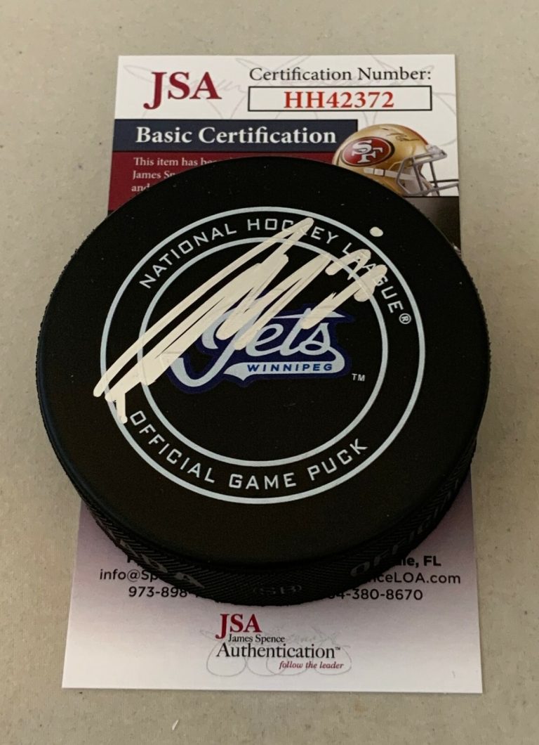 Patrik Laine signed Winnipeg Jets Wordmark Official Game Puck autographed JSA