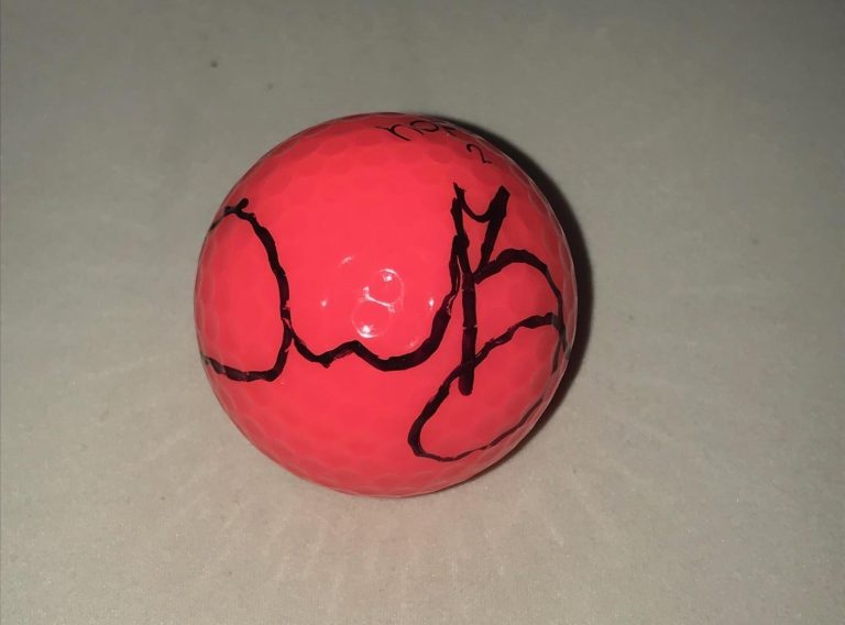 Moriya Jutanugarn signed Hot Pink Wilson Hope Golf Ball autographed LPGA