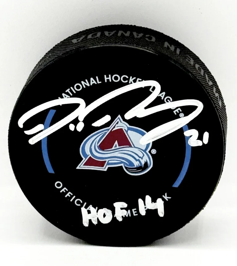 Peter Forsberg signed Colorado Avalanche Game Puck W/ HOF Beckett Witnessed