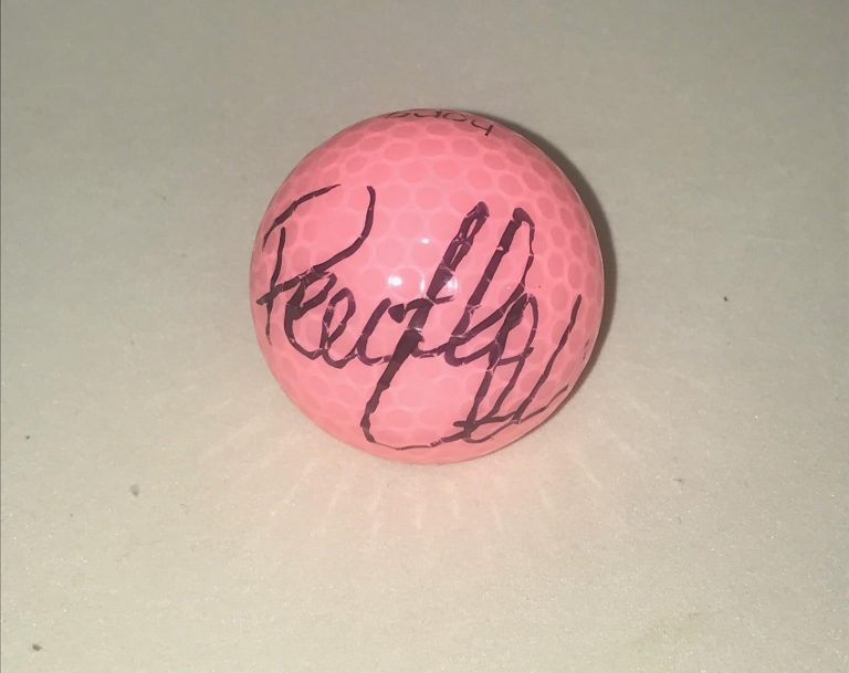 Pernilla Lindberg signed Pink Wilson Hope Golf Ball autographed LPGA Sweden