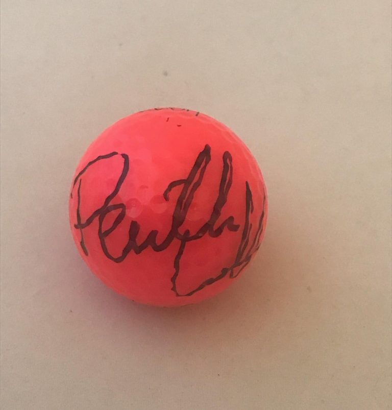 Pernilla Lindberg signed Hot Pink Wilson Hope Golf Ball autographed LPGA Sweden