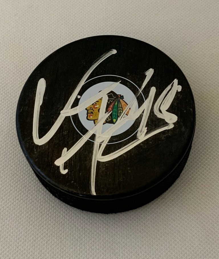 Vinnie Hinostroza signed Chicago Blackhawks Puck autographed Hawks