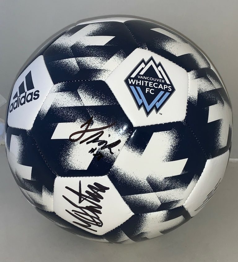 Vancouver Whitecaps FC 2019 team signed F/S Logo Soccer Ball MLS Inbeom Hwang