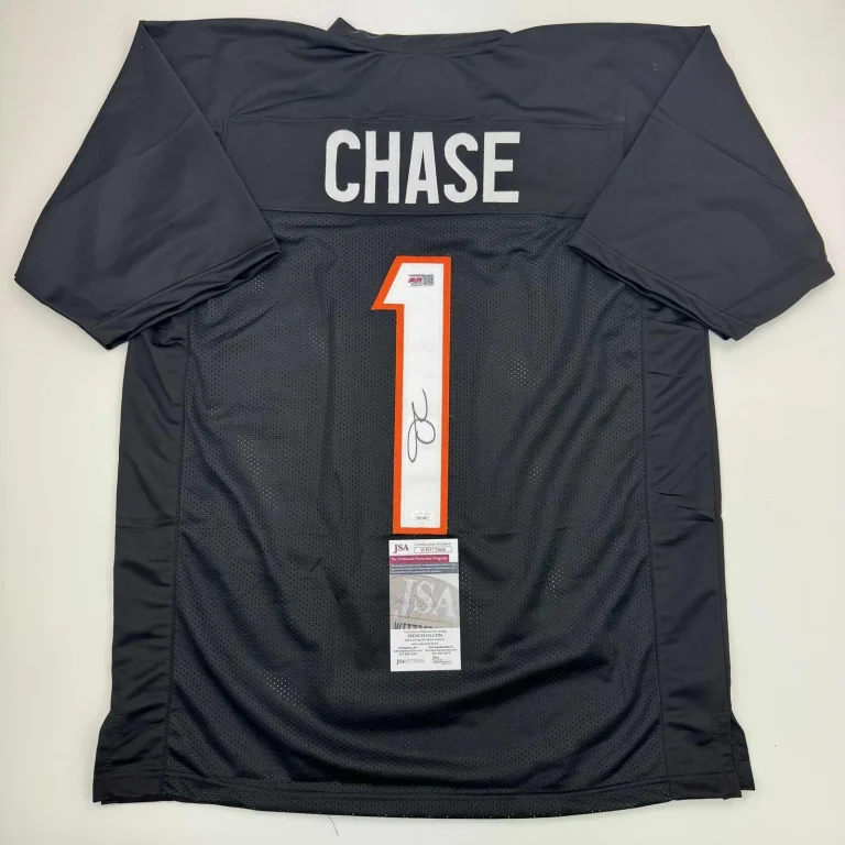 Autographed/Signed Ja'Marr Chase Cincinnati Black Jersey Beckett COA