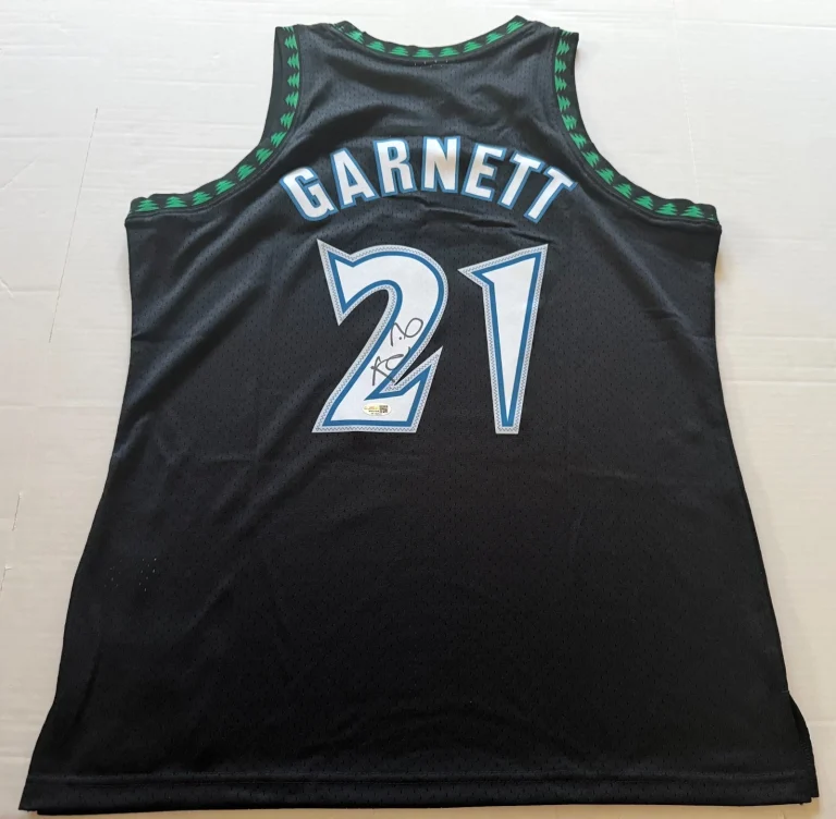 Kevin Garnett signed Minnesota Timberwolves jersey autographed JSA Witnessed