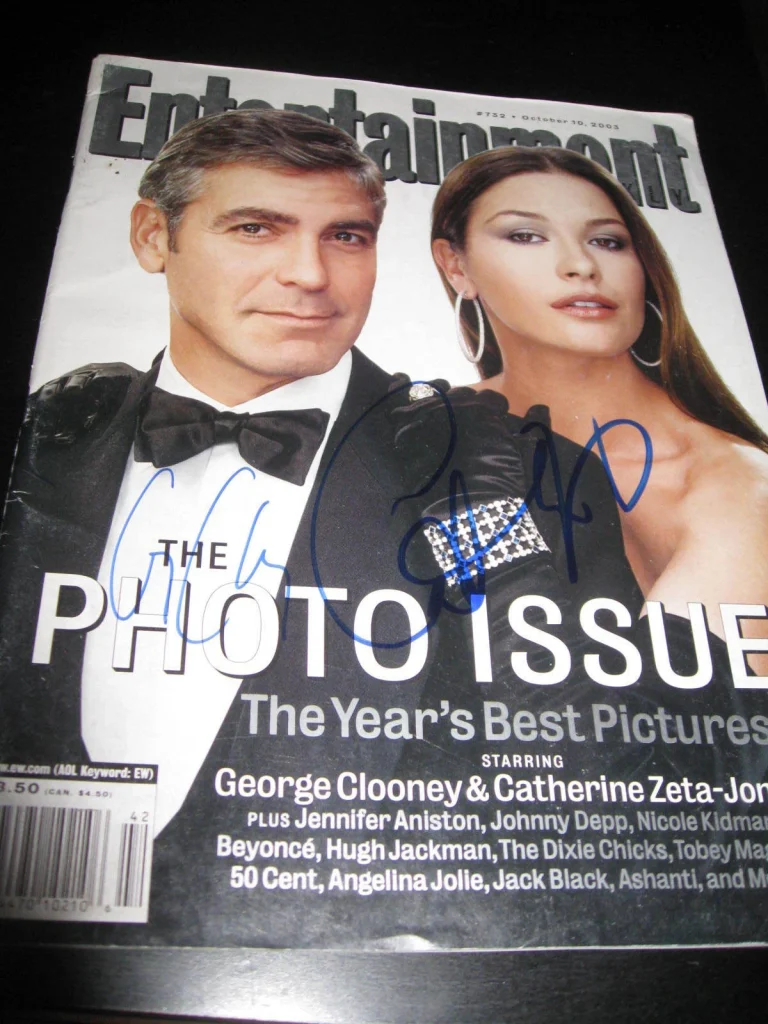 GEORGE CLOONEY CATHERINE ZETA JONES SIGNED ENTERTAINMENT MAGAZINE AUTO COA RARE