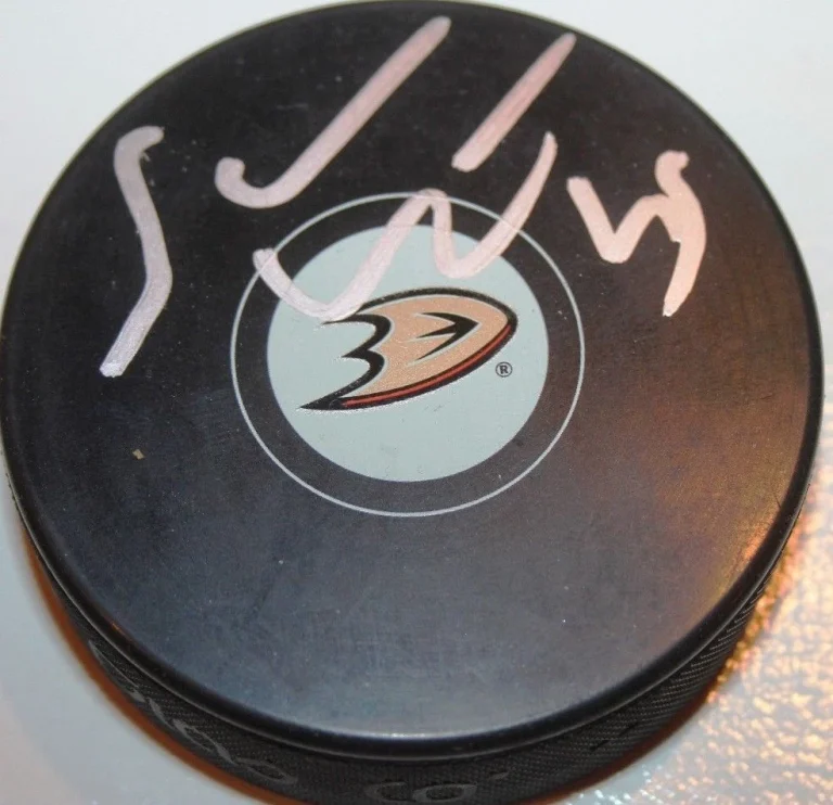 SAMI VATANEN SIGNED ANAHEIM DUCKS HOCKEY PUCK W/CASE COA
