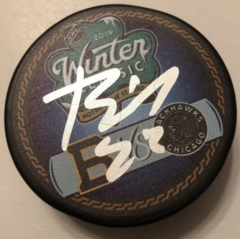 BRANDON MANNING SIGNED 2019 WINTER CLASSIC PUCK W/CASE BLACKHAWKS NOTRE DAME COA