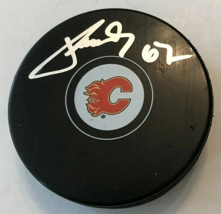 MICHAEL FROLIK SIGNED CALGARY FLAMES HOCKEY PUCK W/CASE COA