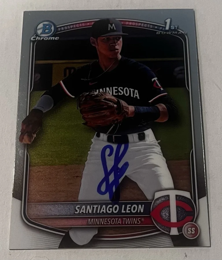 SANTIAGO LEON SIGNED 2025 BOWMAN CHROME PROSPECT BASEBALL CARD AUTO