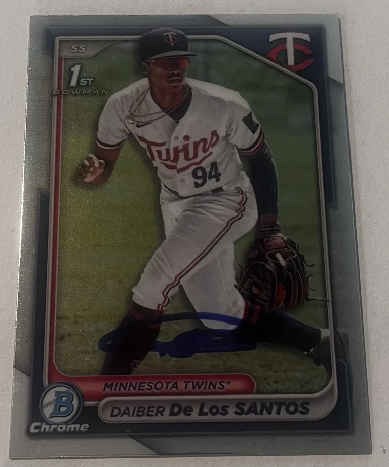DAIBER DE LOS SANTOS SIGNED 2024 BOWMAN CHROME PROSPECT BASEBALL CARD AUTO