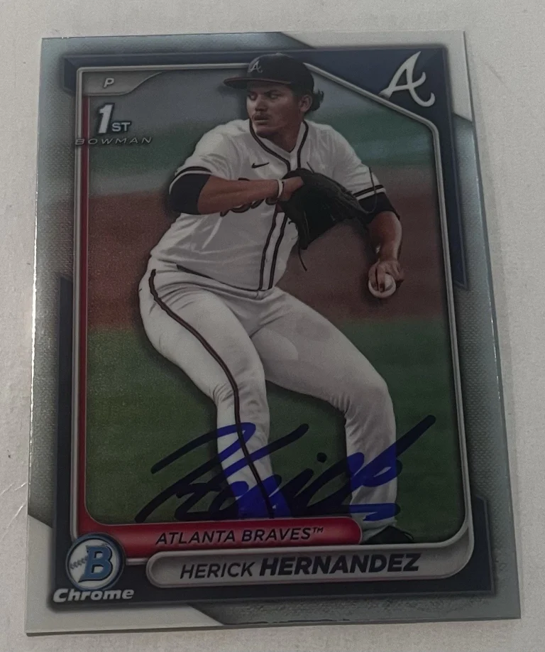 HERICK HERNANDEZ SIGNED 2024 BOWMAN DRAFT CHROME PROSPECT BASEBALL CARD AUTO