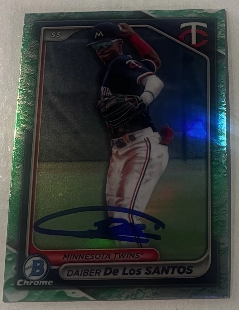 DAIBER DE LOS SANTOS SIGNED 2024 BOWMAN DRAFT CHROME PROSPECT BASEBALL CARD AUTO