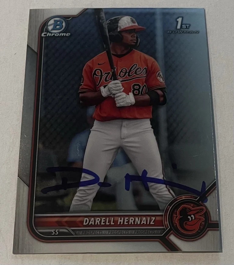 DARELL HERNAIZ SIGNED 2022 BOWMAN CHROME PROSPECTS CARD AUTO