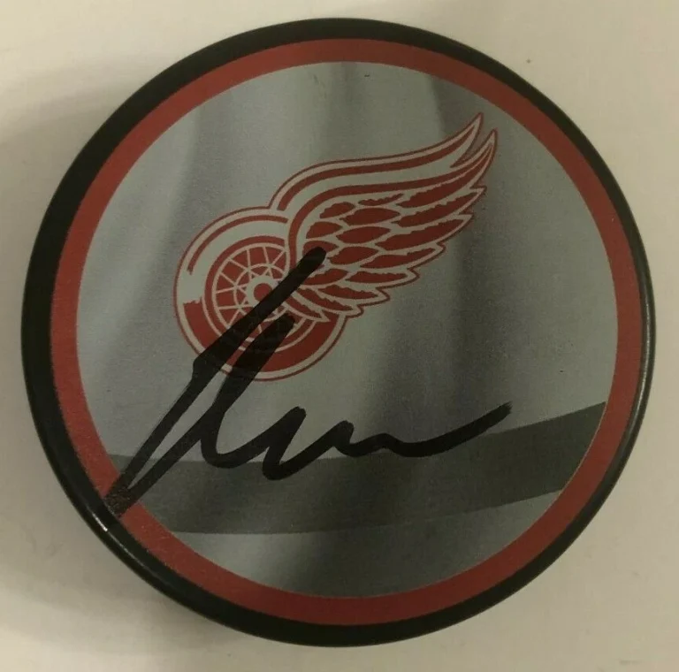 FILIP ZADINA SIGNED DETROIT RED WINGS HOCKEY PUCK W/ CASE COA