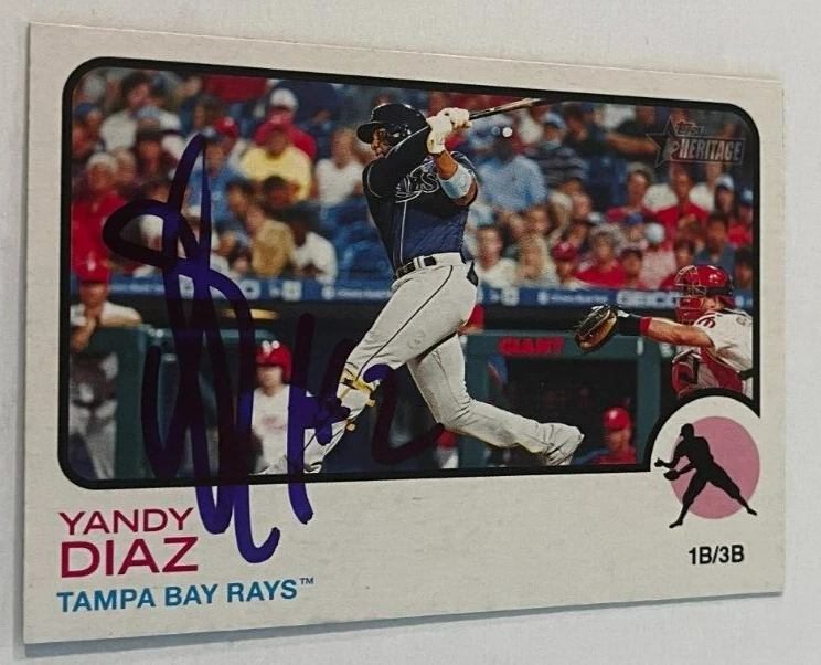 YANDY DIAZ SIGNED 2022 TOPPS HERITAGE BASEBALL CARD AUTO