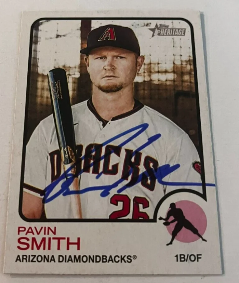 PAVIN SMITH SIGNED 2022 TOPPS HERITAGE BASEBALL CARD AUTO