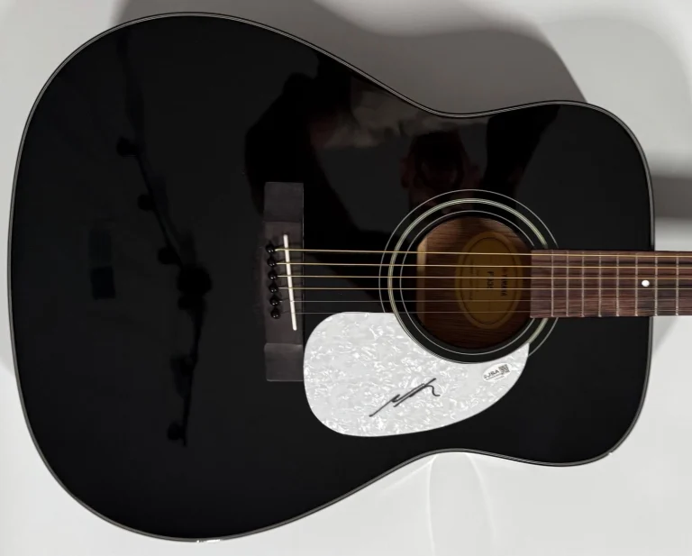 Noah Kahan JSA Autograph Signed Guitar Yamaha Acoustic