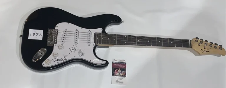THE 1975 SIGNED ELECTRIC GUITAR MATTY HEALY GEORGE ADAM 3X JSA COA