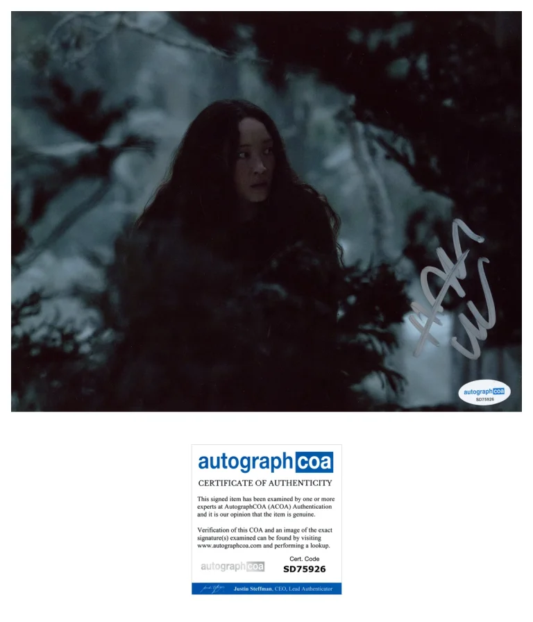 Havana Rose Liu ‘No Exit’ Signed Autographed 8x10 Photo ‘Darby’ ACOA Hulu