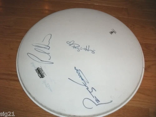 Extreme Home Make Over Signed 16