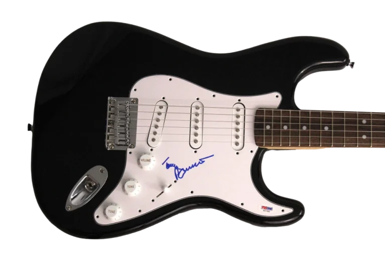 TONY BENNETT SIGNED AUTOGRAPH FULL SIZE B FENDER ELECTRIC GUITAR - RARE!! W/ PSA