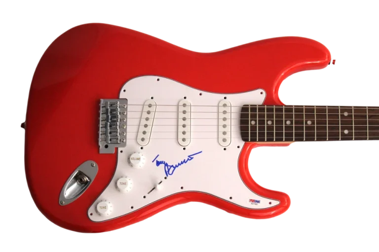 TONY BENNETT SIGNED AUTOGRAPH FULL SIZE R FENDER ELECTRIC GUITAR - RARE!! W/ PSA