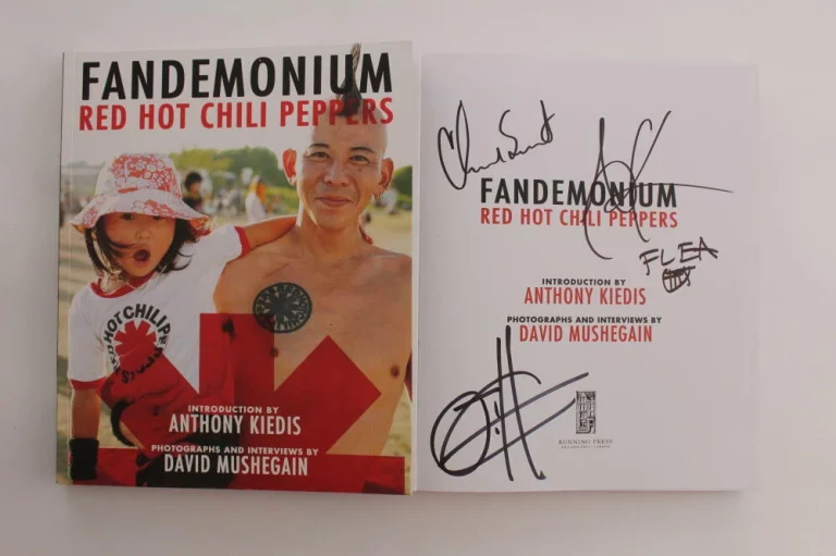 RED HOT CHILI PEPPERS FULL BAND (X4) SIGNED AUTOGRAPH FANDEMONIUM BOOK - RARE!
