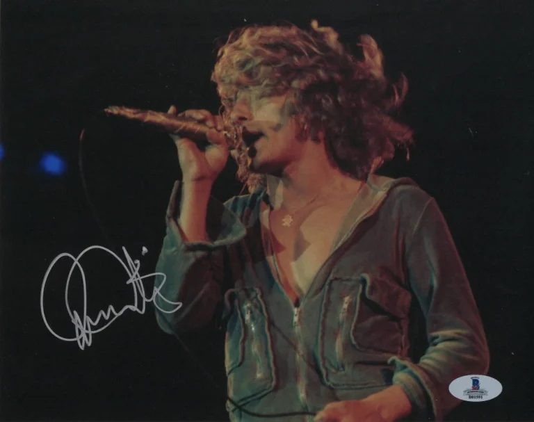 ROGER DALTREY SIGNED AUTOGRAPH 8X10 PHOTO - YOUNG THE WHO FRONTMAN BECKETT COA