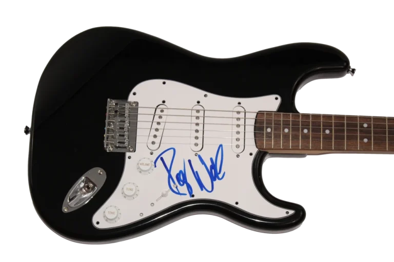 ROGER WATERS SIGNED AUTOGRAPH BLK FENDER ELECTRIC GUITAR PINK FLOYD THE WALL JSA
