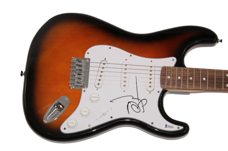 JOHNNY DEPP SIGNED AUTOGRAPH FENDER ELECTRIC GUITAR - HOLLYWOOD VAMPIRES BAS COA