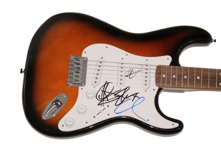 5 SECONDS OF SUMMER 5SOS SIGNED AUTOGRAPH FENDER ELECTRIC GUITAR RARE! JSA COA