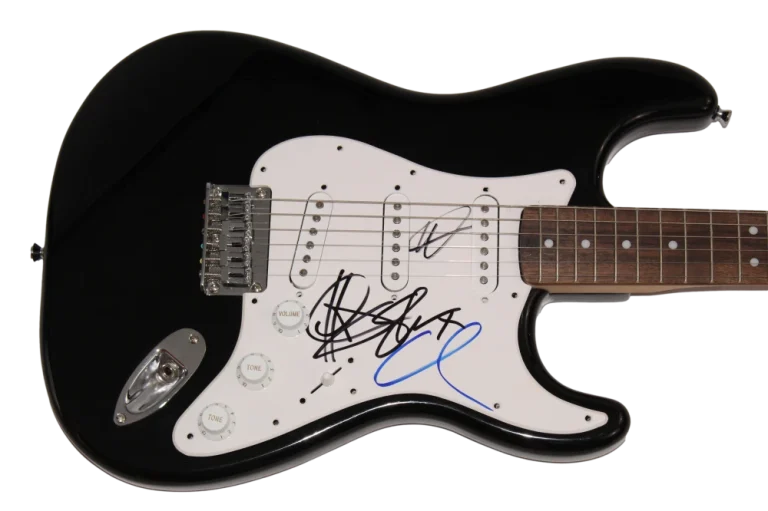 5 SECONDS OF SUMMER 5SOS SIGNED AUTOGRAPH BLACK FENDER ELECTRIC GUITAR JSA COA