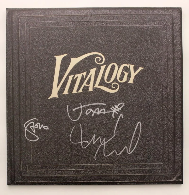 JEFF AMENT, MIKE MCCREADY, STONE G SIGNED AUTOGRAPH ALBUM RECORD - PEARL JAM BAS