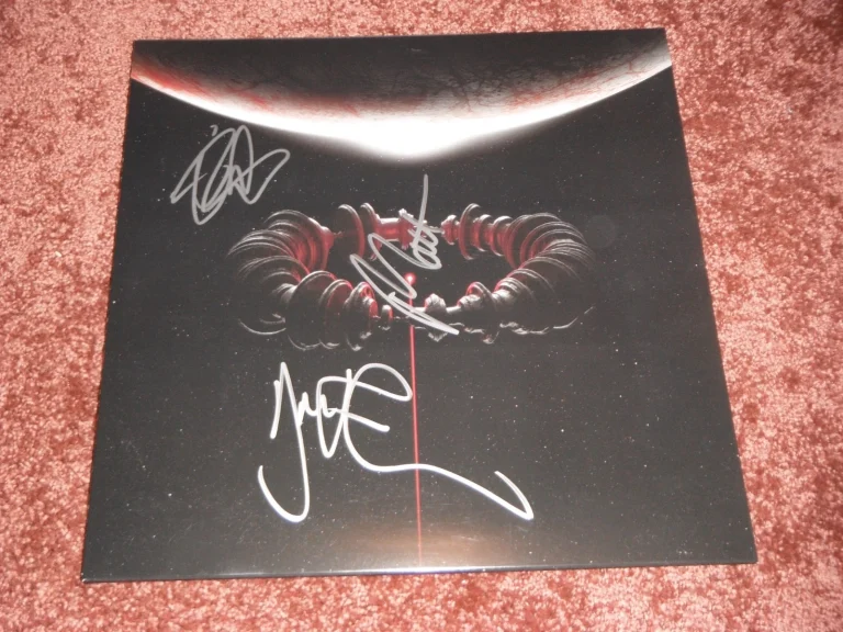 THE MUSE GROUP SIGNEDTHE WOW SIGNAL VINYL ALBUM ALL 3 MEMBERS