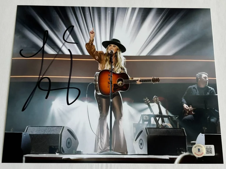 LAINEY WILSON SIGNED AUTOGRAPH YELLOWSTONE 8x10 PHOTO C w/PROOF & BECKETT COA