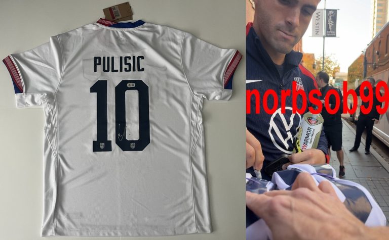CHRISTIAN PULISIC SIGNED USMNT TEAM USA JERSEY w/EXACT VIDEO PROOF & BECKETT COA