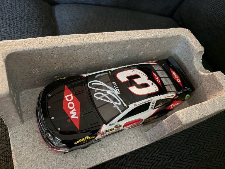 2015 1/24 Austin Dillon Signed Nascar Dow SS 1/1057