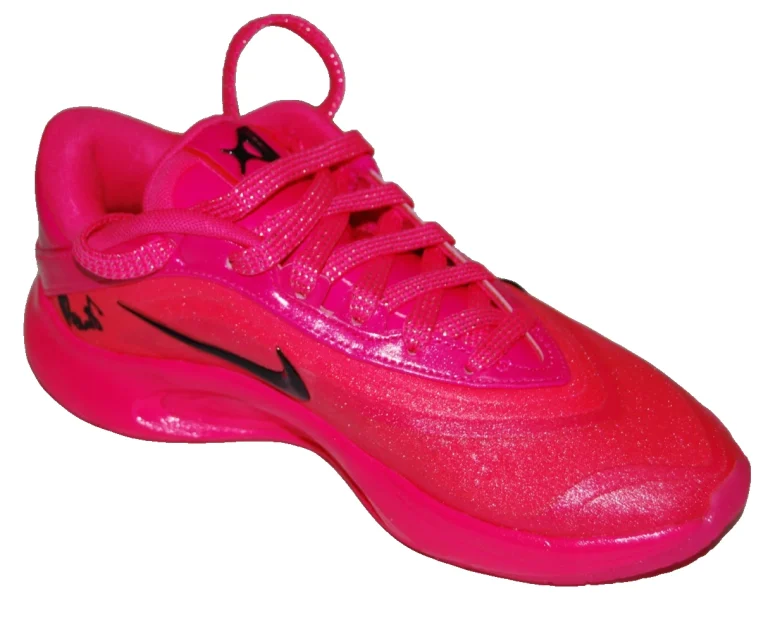 PAIGE BUECKERS signed (NIKE) Pink Shoe DALLAS WINGS WNBA BECKETT BY085975
