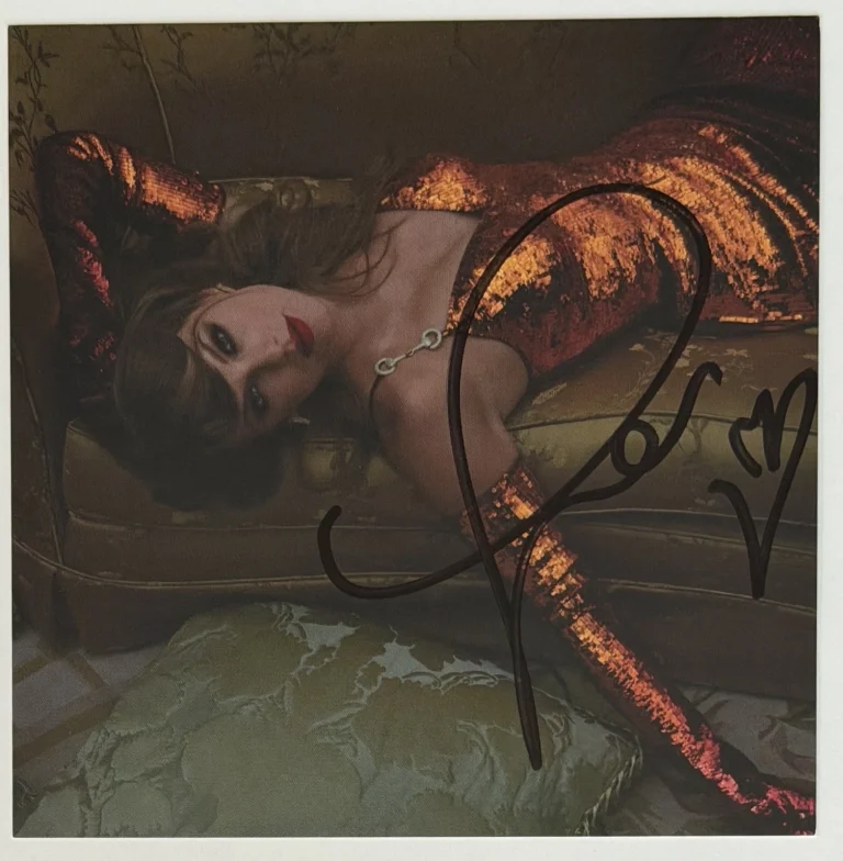 SIGNED DOUBLE HEART TAYLOR SWIFT LIFE OF A SHOWGIRL PICTURE CD PSA DNA COA AUTO