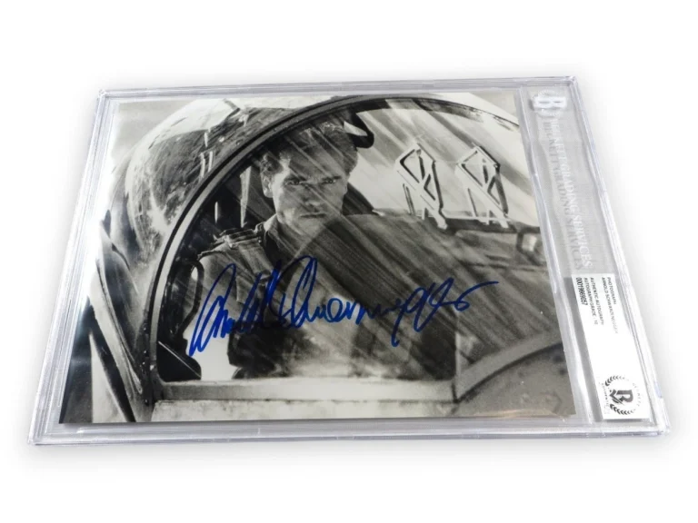 Arnold Schwarzenegger Signed Autographed Photo True Lies Auto Grade 10 BAS 057