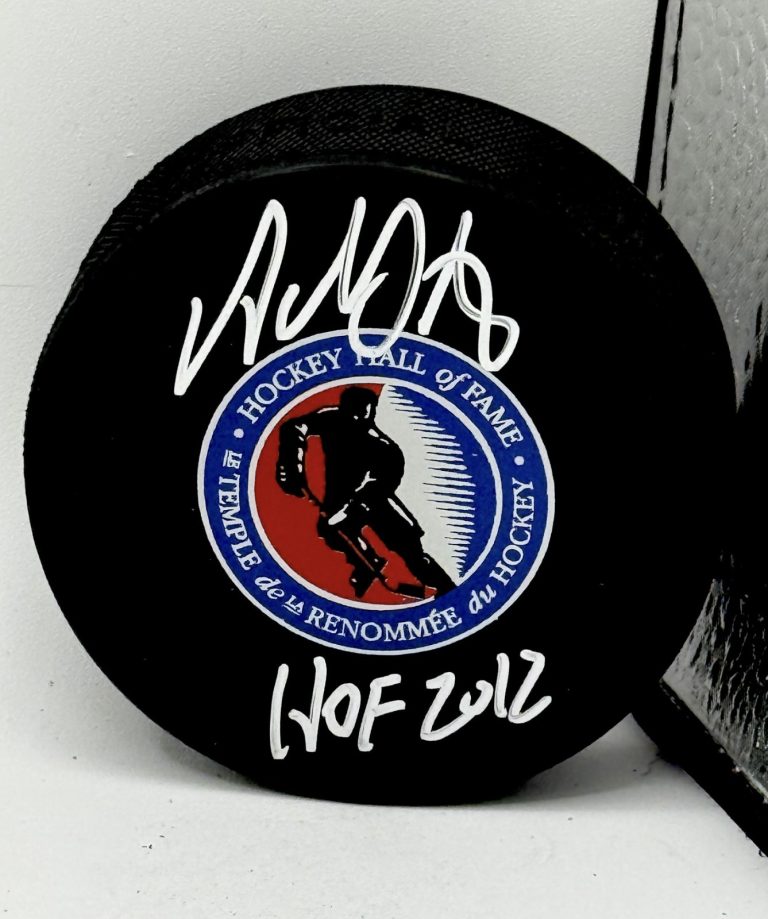 Adam Oates Bruins signed Hall of Fame Puck W/ HOF Inscription Beckett Witnessed