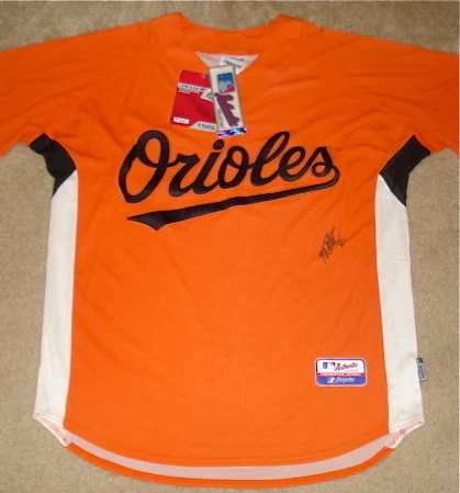 MARK REYNOLDS AUTOGRAPHED JERSEY (ORIOLES) W/ PROOF!